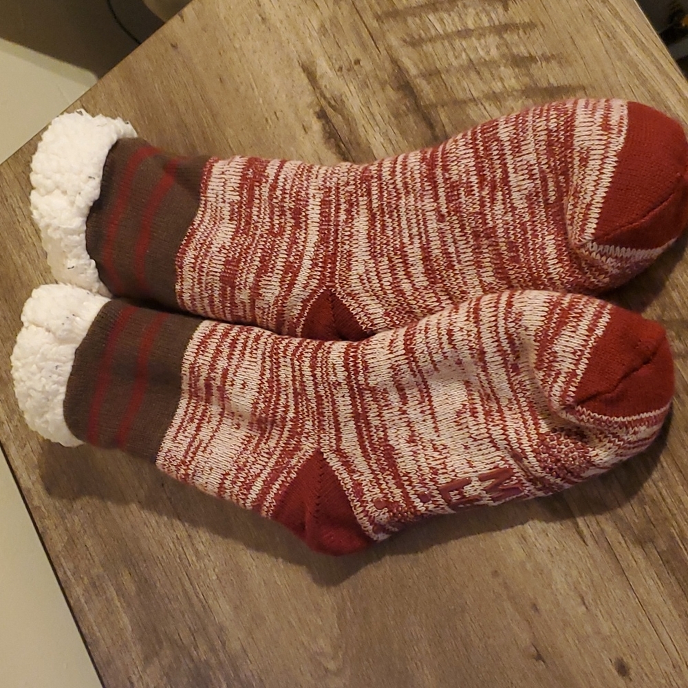 Muk Luks nonskid slipper socks